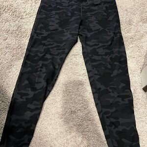 Danskin Black Camouflage Leggings
